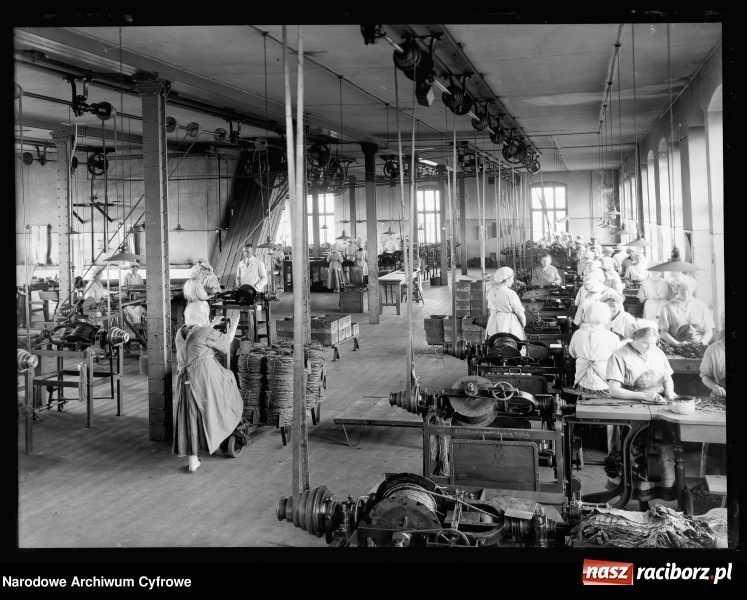 Zdjęcie w galerii na portalu naszraciborz.pl: To musisz zobaczyć! Kolekcja unikalnych starych raciborskich fotografii opublikowana przez Narodowe Archiwum Cyfrowe  wiadomości z regionu