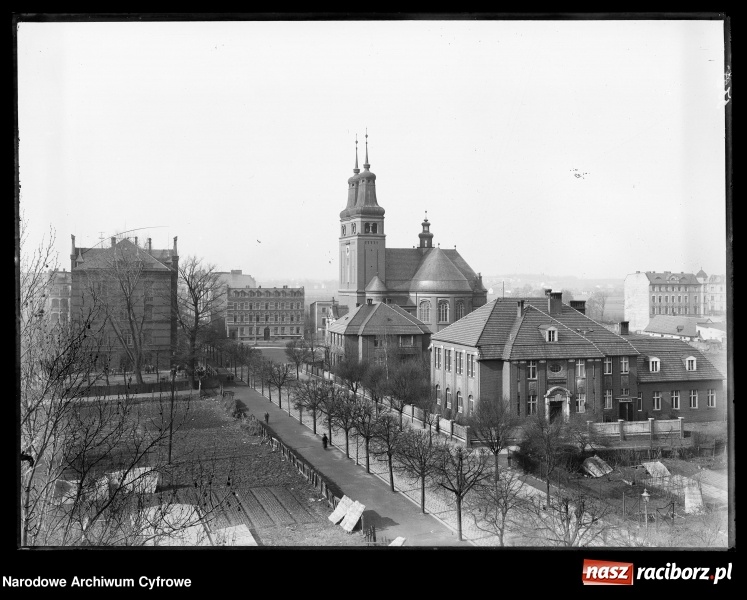 Zdjęcie w galerii na portalu naszraciborz.pl: To musisz zobaczyć! Kolekcja unikalnych starych raciborskich fotografii opublikowana przez Narodowe Archiwum Cyfrowe  wiadomości z regionu