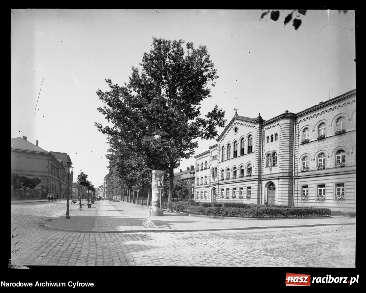 Zdjęcie w galerii na portalu naszraciborz.pl: To musisz zobaczyć! Kolekcja unikalnych starych raciborskich fotografii opublikowana przez Narodowe Archiwum Cyfrowe  wiadomości z regionu