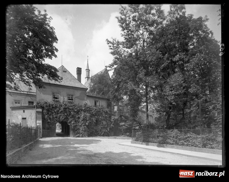 Zdjęcie w galerii na portalu naszraciborz.pl: To musisz zobaczyć! Kolekcja unikalnych starych raciborskich fotografii opublikowana przez Narodowe Archiwum Cyfrowe  wiadomości z regionu