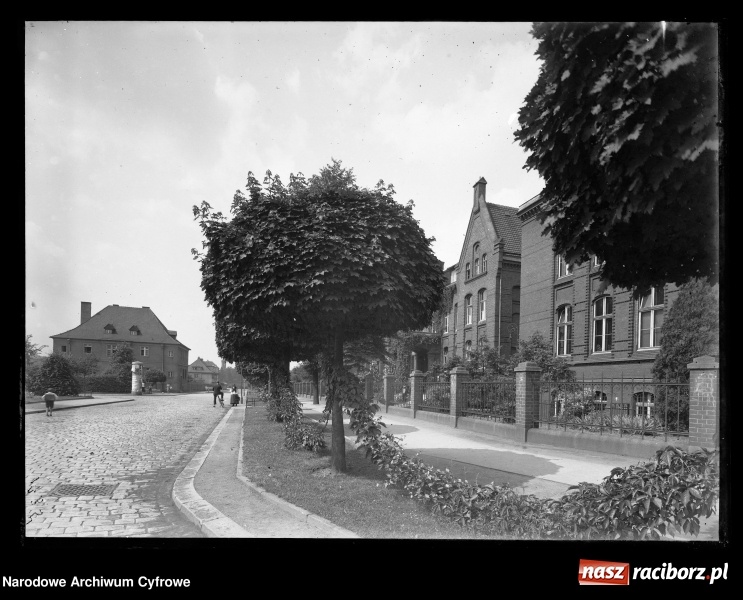 Zdjęcie w galerii na portalu naszraciborz.pl: To musisz zobaczyć! Kolekcja unikalnych starych raciborskich fotografii opublikowana przez Narodowe Archiwum Cyfrowe  wiadomości z regionu