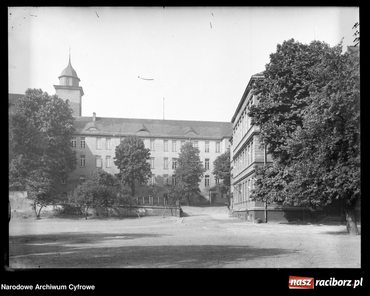 Zdjęcie w galerii na portalu naszraciborz.pl: To musisz zobaczyć! Kolekcja unikalnych starych raciborskich fotografii opublikowana przez Narodowe Archiwum Cyfrowe  wiadomości z regionu