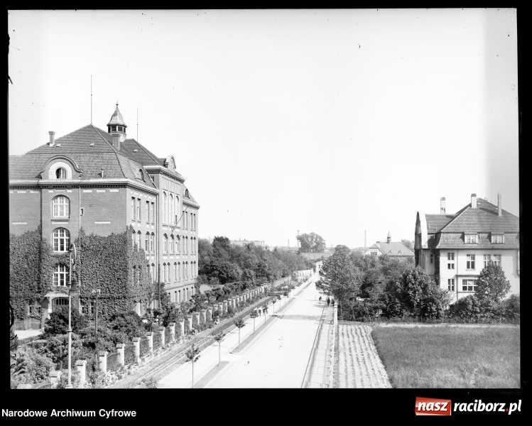 Zdjęcie w galerii na portalu naszraciborz.pl: To musisz zobaczyć! Kolekcja unikalnych starych raciborskich fotografii opublikowana przez Narodowe Archiwum Cyfrowe  wiadomości z regionu