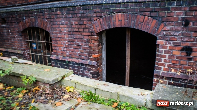 Zdjęcie w galerii na portalu naszraciborz.pl: Sodomy i Gomory w starym szpitalu ciąg dalszy. Czytelniczki alarmują o tym, co się dzieje w centrum Raciborza wiadomości z regionu