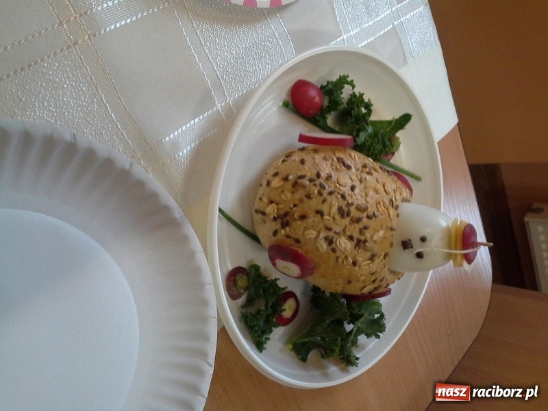 Zdjęcie w galerii na portalu naszraciborz.pl: Pierwszaki z SP4 wzięły udział w Europejskim Dniu Zdrowego Żywienia wiadomości z regionu