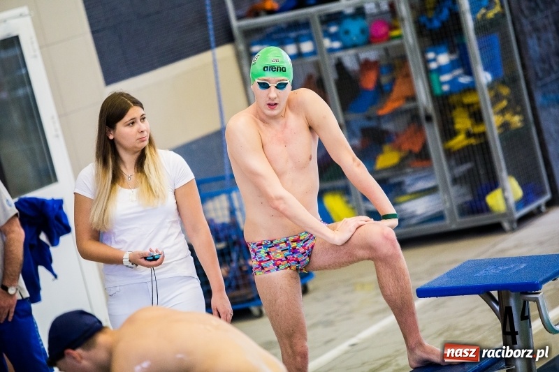 Zdjęcie w galerii na portalu naszraciborz.pl: Rejonowe finały w pływaniu w ZSOMS wiadomości z regionu