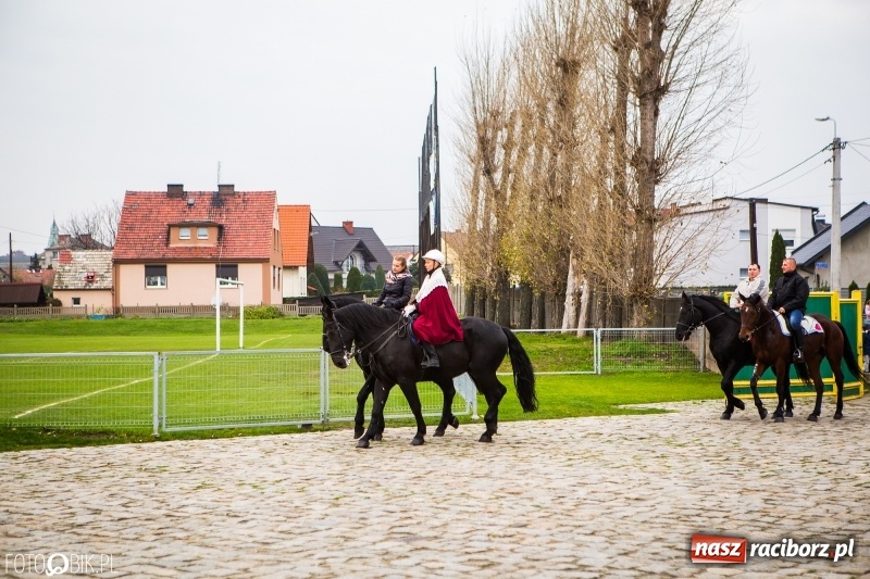 Zdjęcie w galerii na portalu naszraciborz.pl: Św. Marcin zawitał do Studziennej wiadomości z regionu
