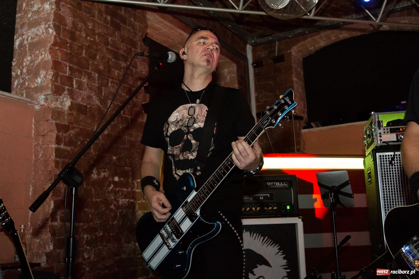 Zdjęcie w galerii na portalu naszraciborz.pl: BIG CYC zagrał w Raciborskiej Piwnicy wiadomości z regionu