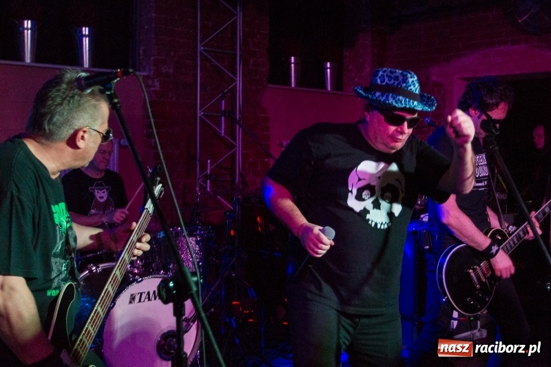 Zdjęcie w galerii na portalu naszraciborz.pl: BIG CYC zagrał w Raciborskiej Piwnicy wiadomości z regionu