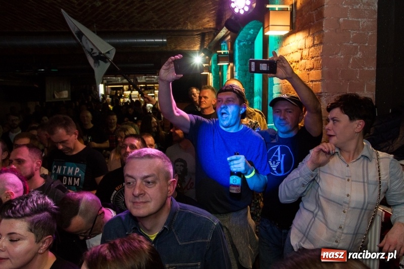 Zdjęcie w galerii na portalu naszraciborz.pl: BIG CYC zagrał w Raciborskiej Piwnicy wiadomości z regionu