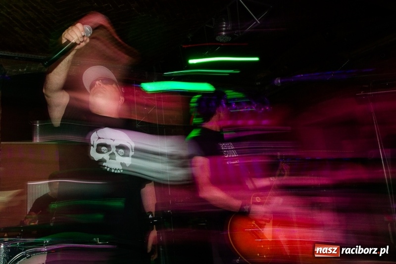 Zdjęcie w galerii na portalu naszraciborz.pl: BIG CYC zagrał w Raciborskiej Piwnicy wiadomości z regionu