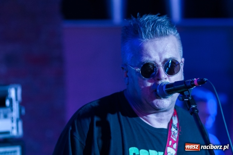 Zdjęcie w galerii na portalu naszraciborz.pl: BIG CYC zagrał w Raciborskiej Piwnicy wiadomości z regionu