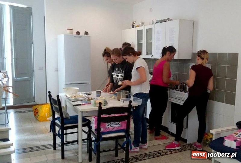 Zdjęcie w galerii na portalu naszraciborz.pl: Polskie aperitivo w Barcellonie Pozzo di Gotto na Sycylii  wiadomości z regionu