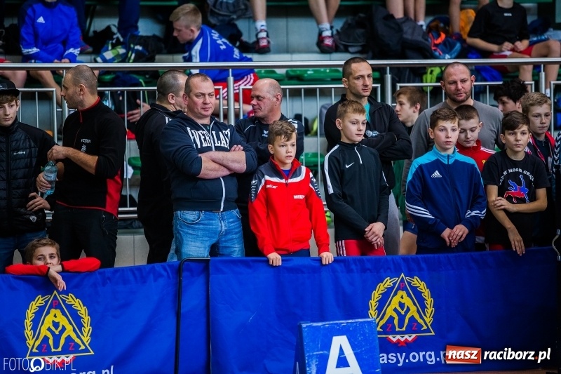 Zdjęcie w galerii na portalu naszraciborz.pl: W Arenie Rafako trwają Mistrzostwa Polski Młodzików w zapasach  wiadomości z regionu