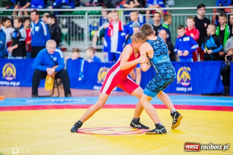 Zdjęcie w galerii na portalu naszraciborz.pl: W Arenie Rafako trwają Mistrzostwa Polski Młodzików w zapasach  wiadomości z regionu