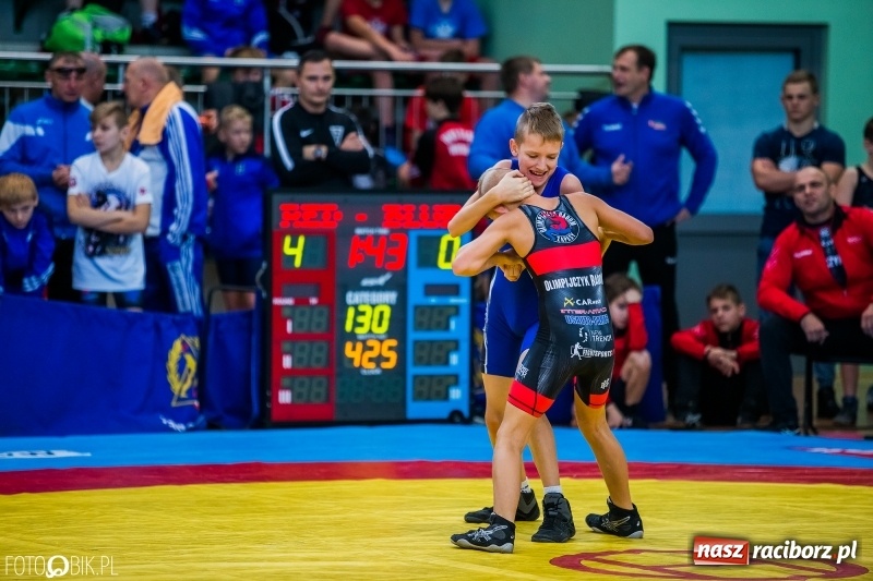 Zdjęcie w galerii na portalu naszraciborz.pl: W Arenie Rafako trwają Mistrzostwa Polski Młodzików w zapasach  wiadomości z regionu