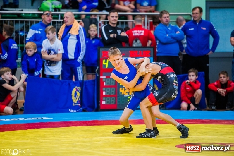 Zdjęcie w galerii na portalu naszraciborz.pl: W Arenie Rafako trwają Mistrzostwa Polski Młodzików w zapasach  wiadomości z regionu