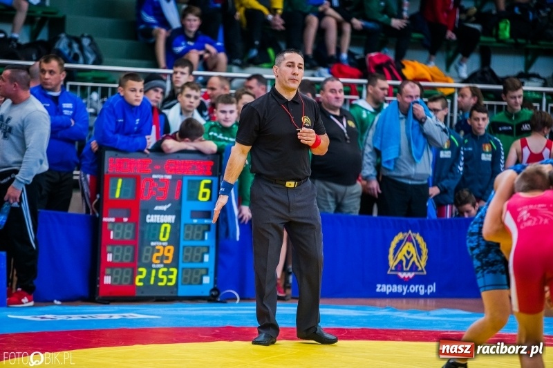 Zdjęcie w galerii na portalu naszraciborz.pl: W Arenie Rafako trwają Mistrzostwa Polski Młodzików w zapasach  wiadomości z regionu