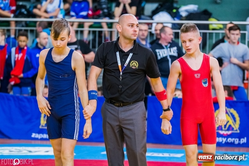 Zdjęcie w galerii na portalu naszraciborz.pl: W Arenie Rafako trwają Mistrzostwa Polski Młodzików w zapasach  wiadomości z regionu