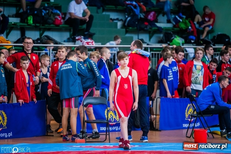 Zdjęcie w galerii na portalu naszraciborz.pl: W Arenie Rafako trwają Mistrzostwa Polski Młodzików w zapasach  wiadomości z regionu