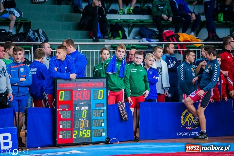 Zdjęcie w galerii na portalu naszraciborz.pl: W Arenie Rafako trwają Mistrzostwa Polski Młodzików w zapasach  wiadomości z regionu