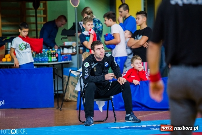 Zdjęcie w galerii na portalu naszraciborz.pl: W Arenie Rafako trwają Mistrzostwa Polski Młodzików w zapasach  wiadomości z regionu