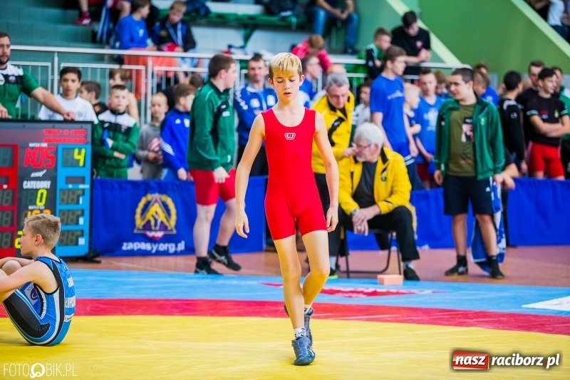 Zdjęcie w galerii na portalu naszraciborz.pl: W Arenie Rafako trwają Mistrzostwa Polski Młodzików w zapasach  wiadomości z regionu
