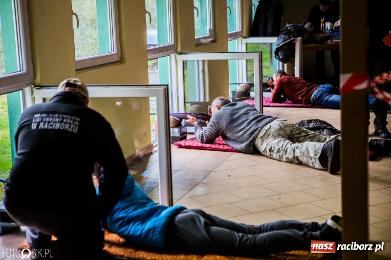 Zdjęcie w galerii na portalu naszraciborz.pl: 11 strzałów na 11 listopada - strzelecki turniej wiadomości z regionu