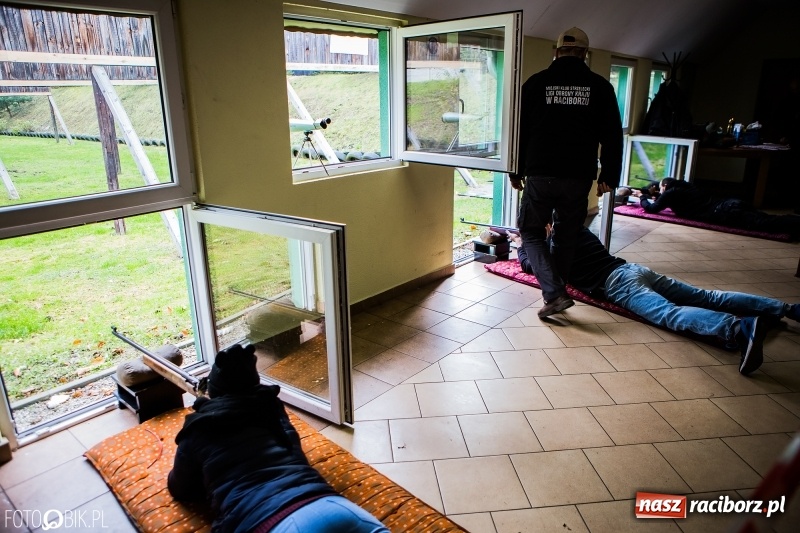 Zdjęcie w galerii na portalu naszraciborz.pl: 11 strzałów na 11 listopada - strzelecki turniej wiadomości z regionu