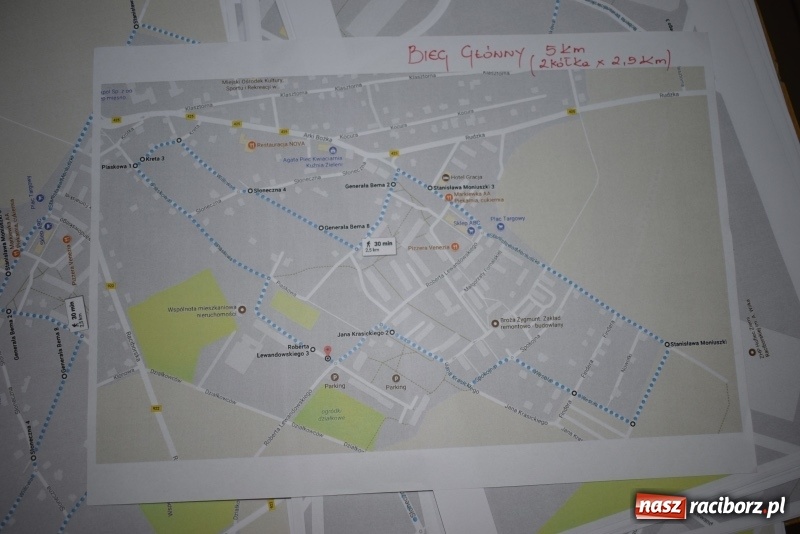 Zdjęcie w galerii na portalu naszraciborz.pl: Świąteczne bieganie w Kuźni, czyli Bieg Niepodległości wiadomości z regionu