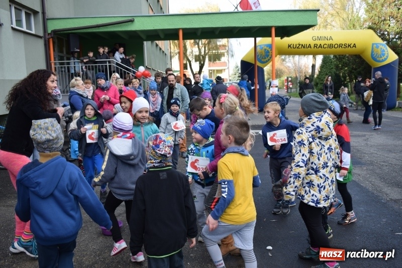 Zdjęcie w galerii na portalu naszraciborz.pl: Świąteczne bieganie w Kuźni, czyli Bieg Niepodległości wiadomości z regionu