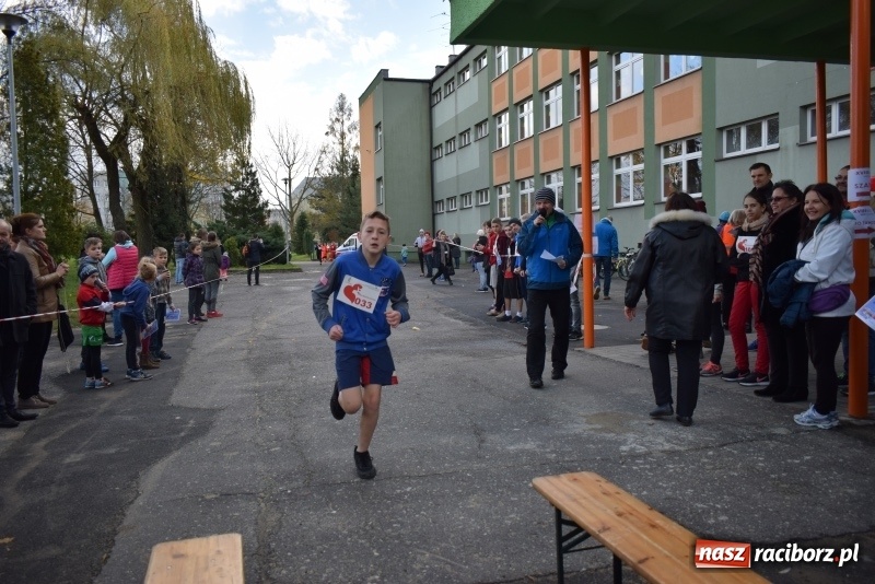 Zdjęcie w galerii na portalu naszraciborz.pl: Świąteczne bieganie w Kuźni, czyli Bieg Niepodległości wiadomości z regionu