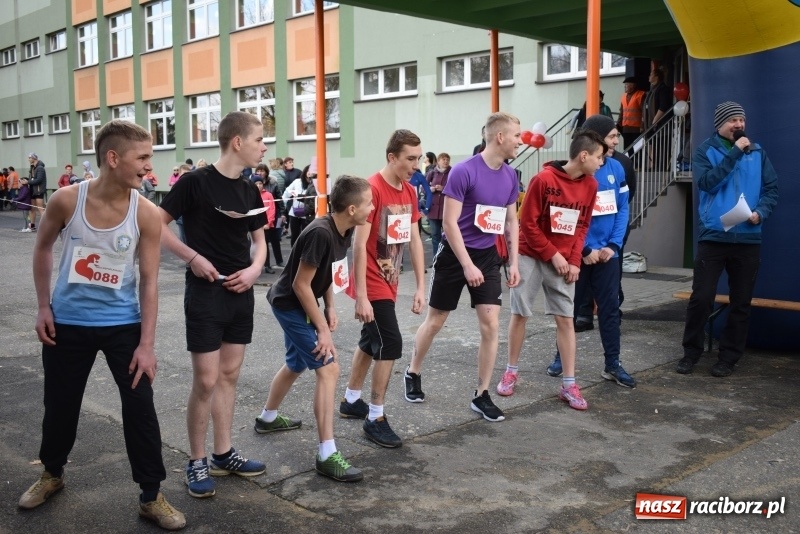 Zdjęcie w galerii na portalu naszraciborz.pl: Świąteczne bieganie w Kuźni, czyli Bieg Niepodległości wiadomości z regionu