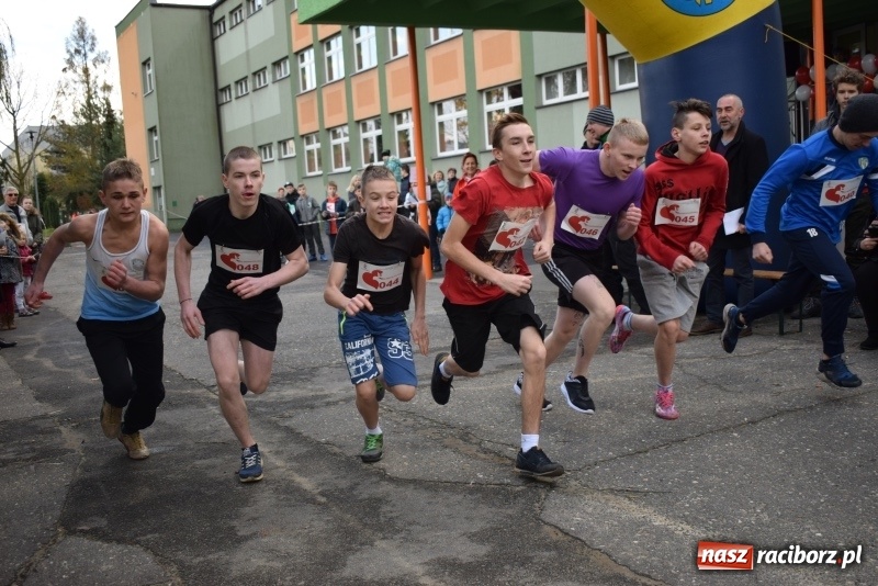 Zdjęcie w galerii na portalu naszraciborz.pl: Świąteczne bieganie w Kuźni, czyli Bieg Niepodległości wiadomości z regionu
