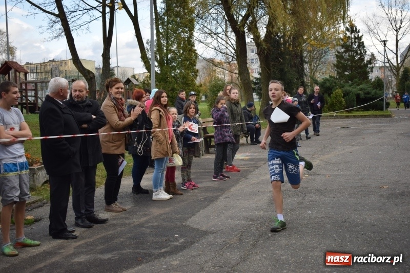 Zdjęcie w galerii na portalu naszraciborz.pl: Świąteczne bieganie w Kuźni, czyli Bieg Niepodległości wiadomości z regionu