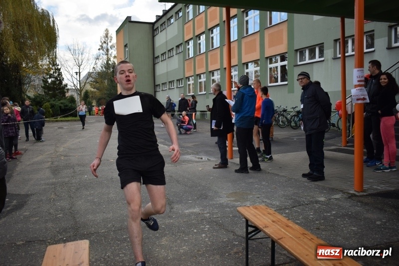 Zdjęcie w galerii na portalu naszraciborz.pl: Świąteczne bieganie w Kuźni, czyli Bieg Niepodległości wiadomości z regionu