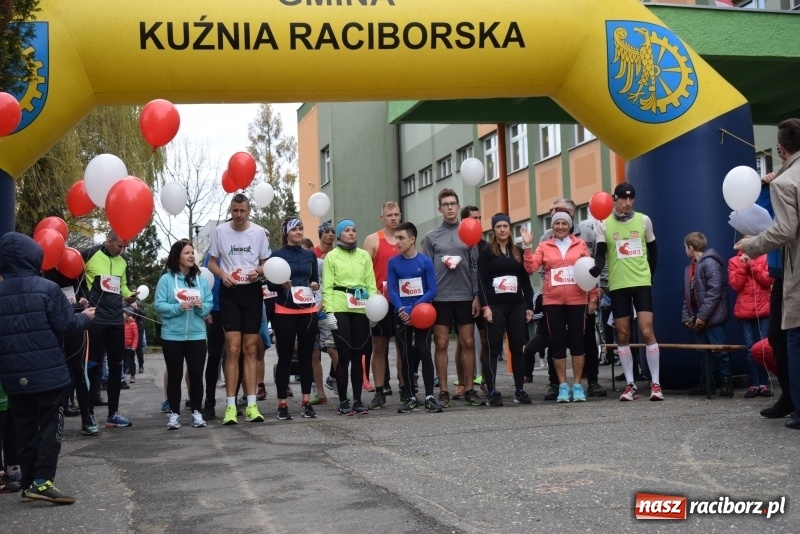 Zdjęcie w galerii na portalu naszraciborz.pl: Świąteczne bieganie w Kuźni, czyli Bieg Niepodległości wiadomości z regionu