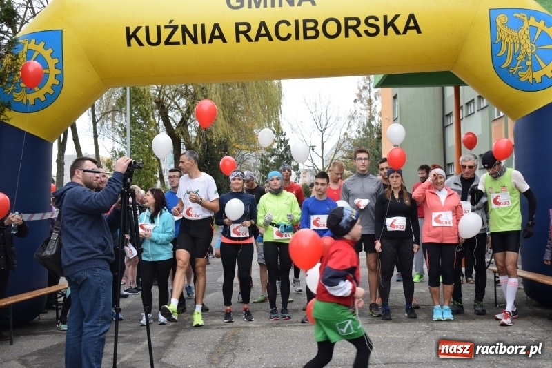 Zdjęcie w galerii na portalu naszraciborz.pl: Świąteczne bieganie w Kuźni, czyli Bieg Niepodległości wiadomości z regionu