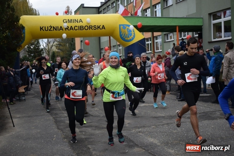 Zdjęcie w galerii na portalu naszraciborz.pl: Świąteczne bieganie w Kuźni, czyli Bieg Niepodległości wiadomości z regionu