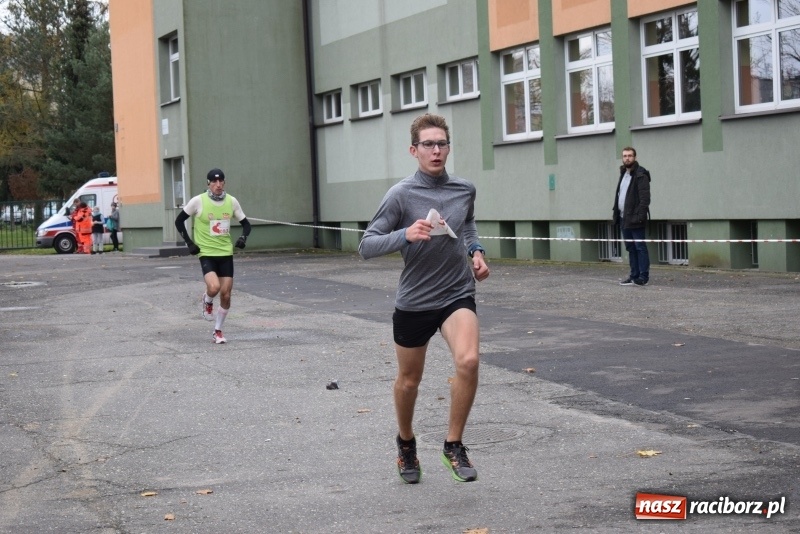 Zdjęcie w galerii na portalu naszraciborz.pl: Świąteczne bieganie w Kuźni, czyli Bieg Niepodległości wiadomości z regionu