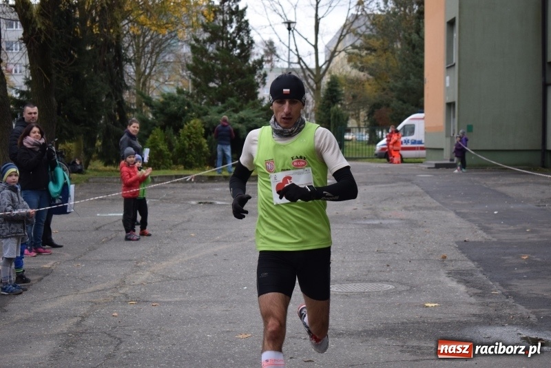Zdjęcie w galerii na portalu naszraciborz.pl: Świąteczne bieganie w Kuźni, czyli Bieg Niepodległości wiadomości z regionu