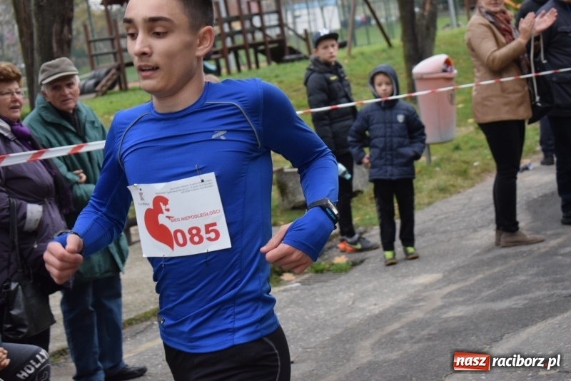 Zdjęcie w galerii na portalu naszraciborz.pl: Świąteczne bieganie w Kuźni, czyli Bieg Niepodległości wiadomości z regionu
