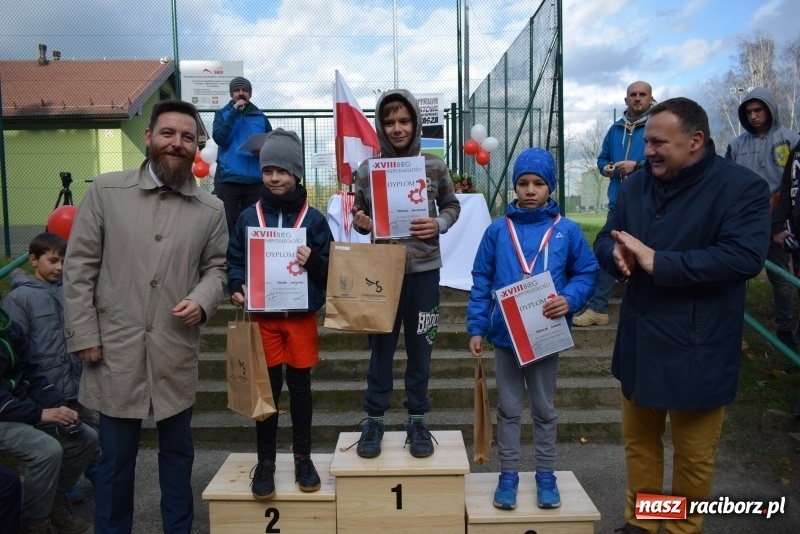 Zdjęcie w galerii na portalu naszraciborz.pl: Świąteczne bieganie w Kuźni, czyli Bieg Niepodległości wiadomości z regionu