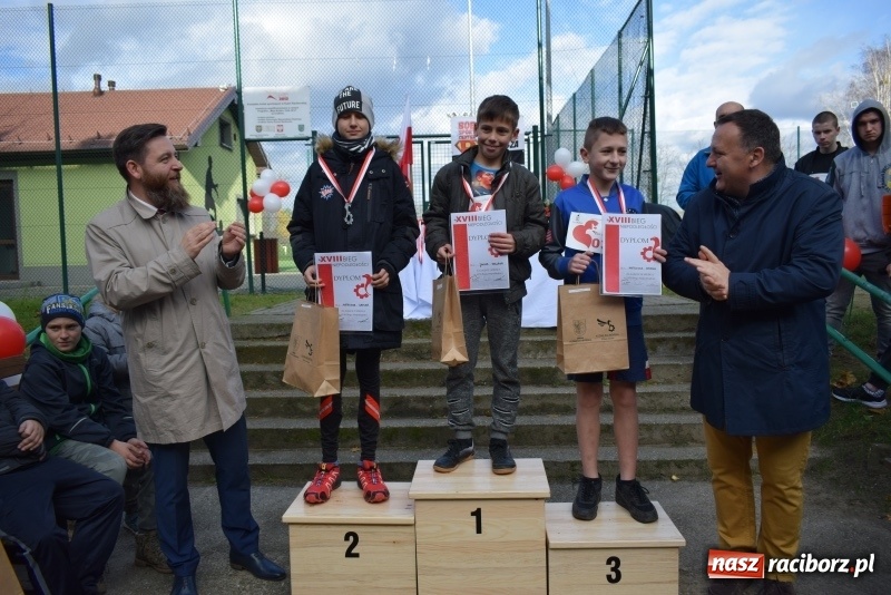 Zdjęcie w galerii na portalu naszraciborz.pl: Świąteczne bieganie w Kuźni, czyli Bieg Niepodległości wiadomości z regionu