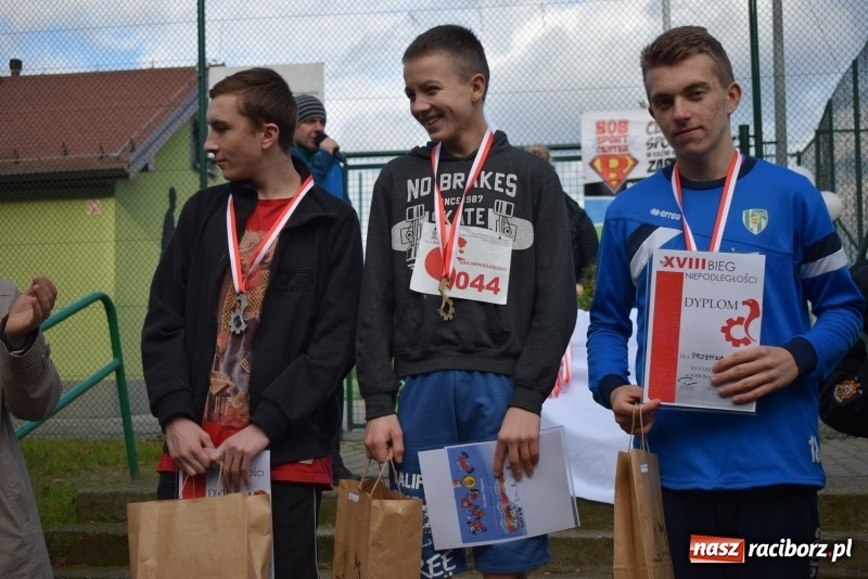 Zdjęcie w galerii na portalu naszraciborz.pl: Świąteczne bieganie w Kuźni, czyli Bieg Niepodległości wiadomości z regionu