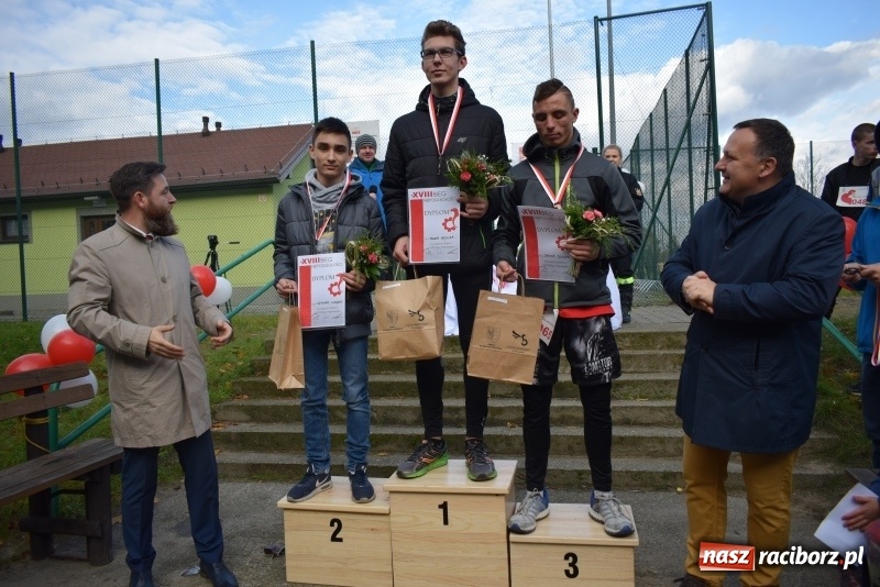 Zdjęcie w galerii na portalu naszraciborz.pl: Świąteczne bieganie w Kuźni, czyli Bieg Niepodległości wiadomości z regionu