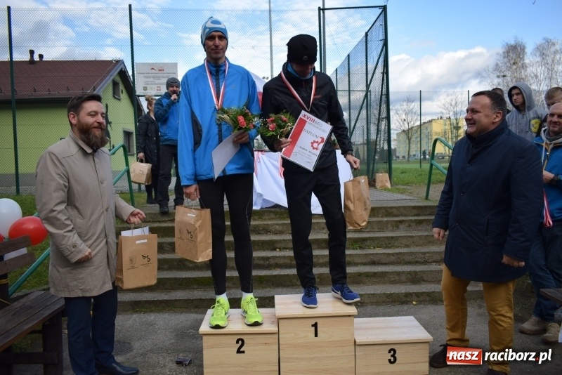 Zdjęcie w galerii na portalu naszraciborz.pl: Świąteczne bieganie w Kuźni, czyli Bieg Niepodległości wiadomości z regionu