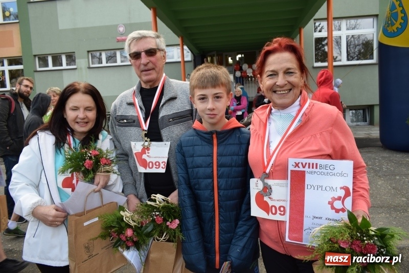 Zdjęcie w galerii na portalu naszraciborz.pl: Świąteczne bieganie w Kuźni, czyli Bieg Niepodległości wiadomości z regionu