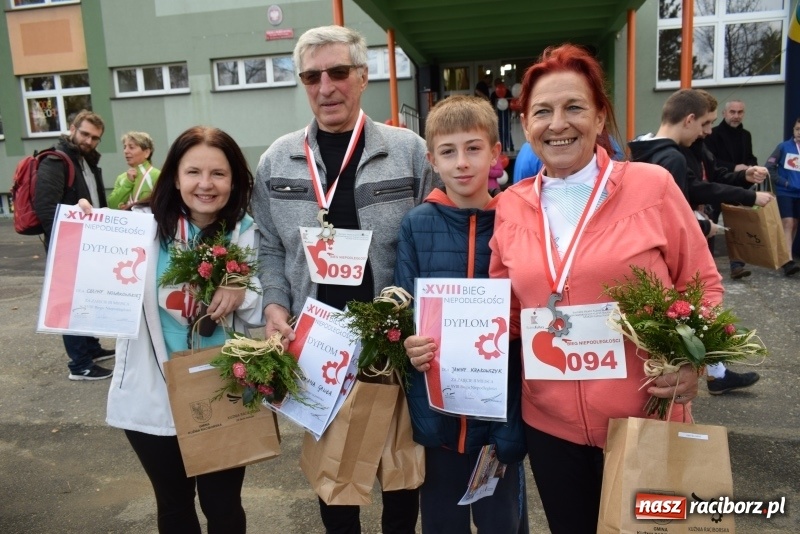 Zdjęcie w galerii na portalu naszraciborz.pl: Świąteczne bieganie w Kuźni, czyli Bieg Niepodległości wiadomości z regionu