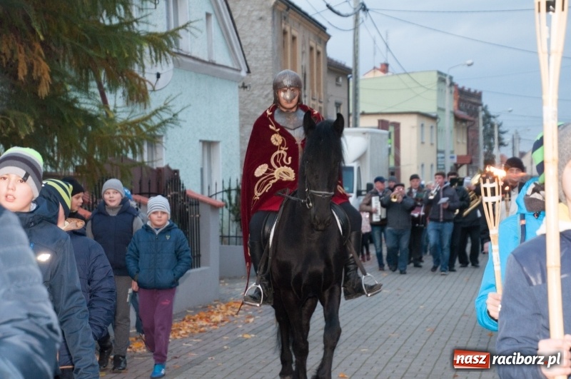 Zdjęcie w galerii na portalu naszraciborz.pl: Święty Marcin w farskich ogrodach na Starej Wsi wiadomości z regionu